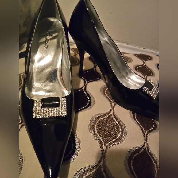 Sweet Seventeen - Picture 4 of 8